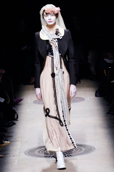 Look 17
